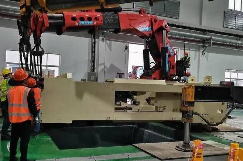 大型機械 數(shù)控機床吊裝