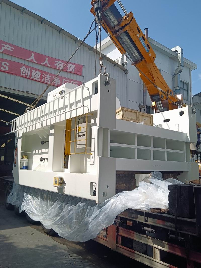 大型機械 數(shù)控機床吊裝